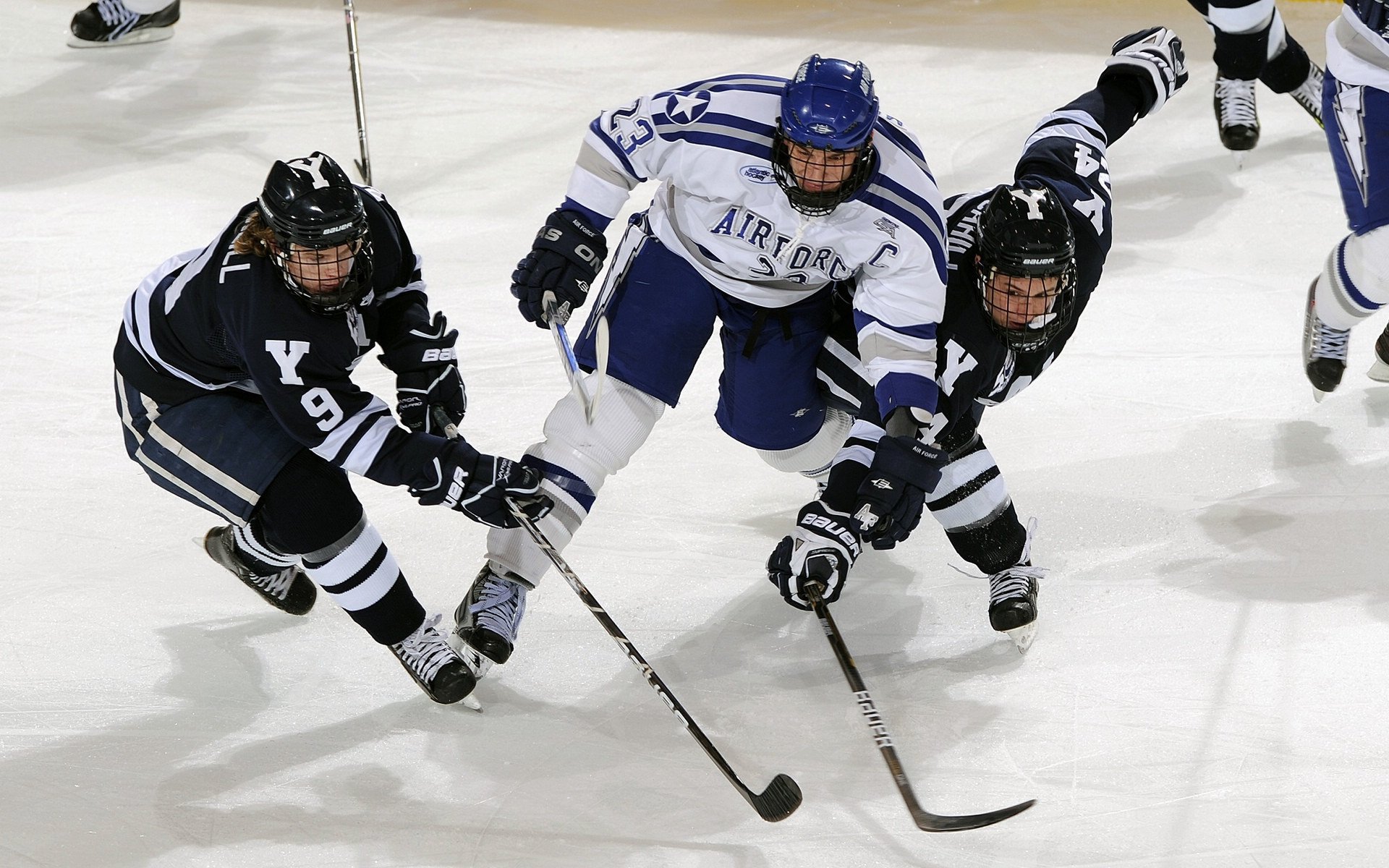 迪亚斯用实力证明自己，伊拉克压哨击败摩纳哥
