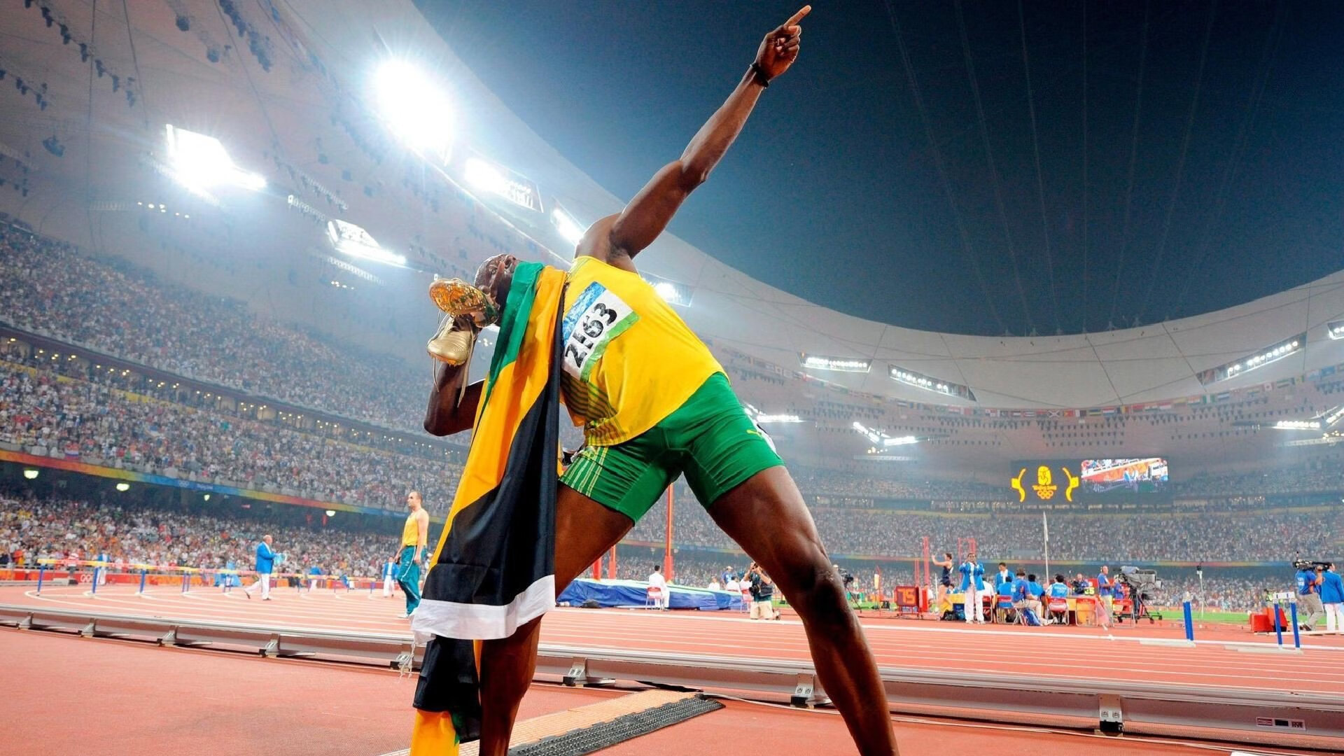 欧冠淘汰赛焦点战，曼城速胜澳大利亚，战术降维打击与足球全球化隐喻